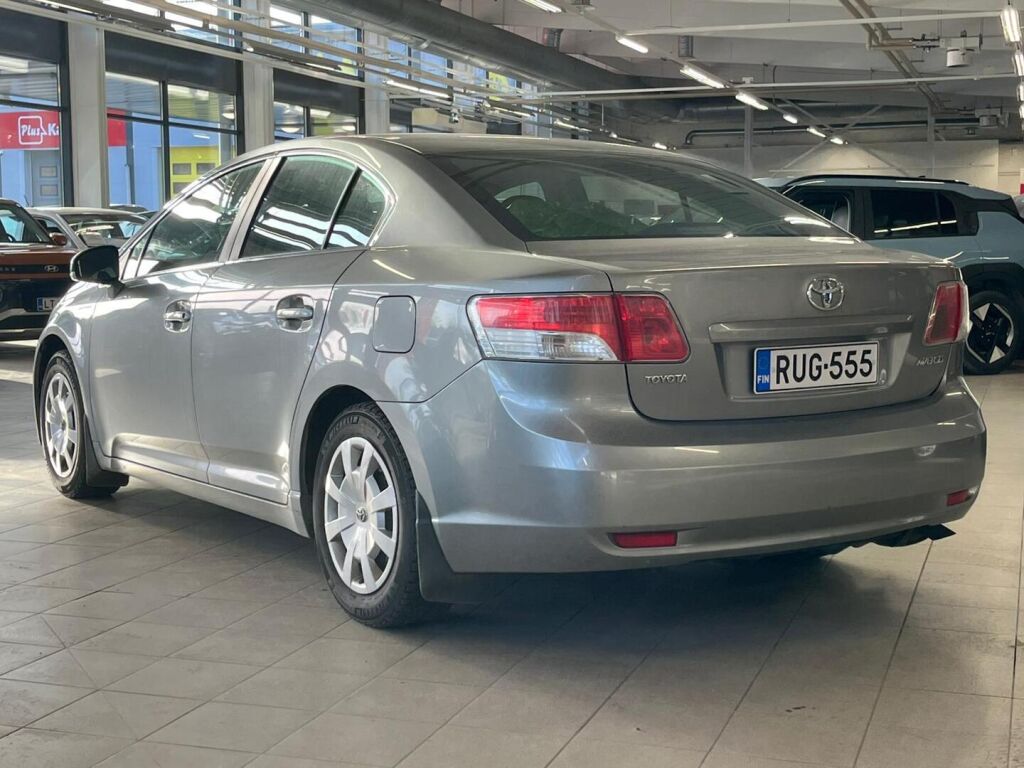 Toyota Avensis 2010 Harmaa