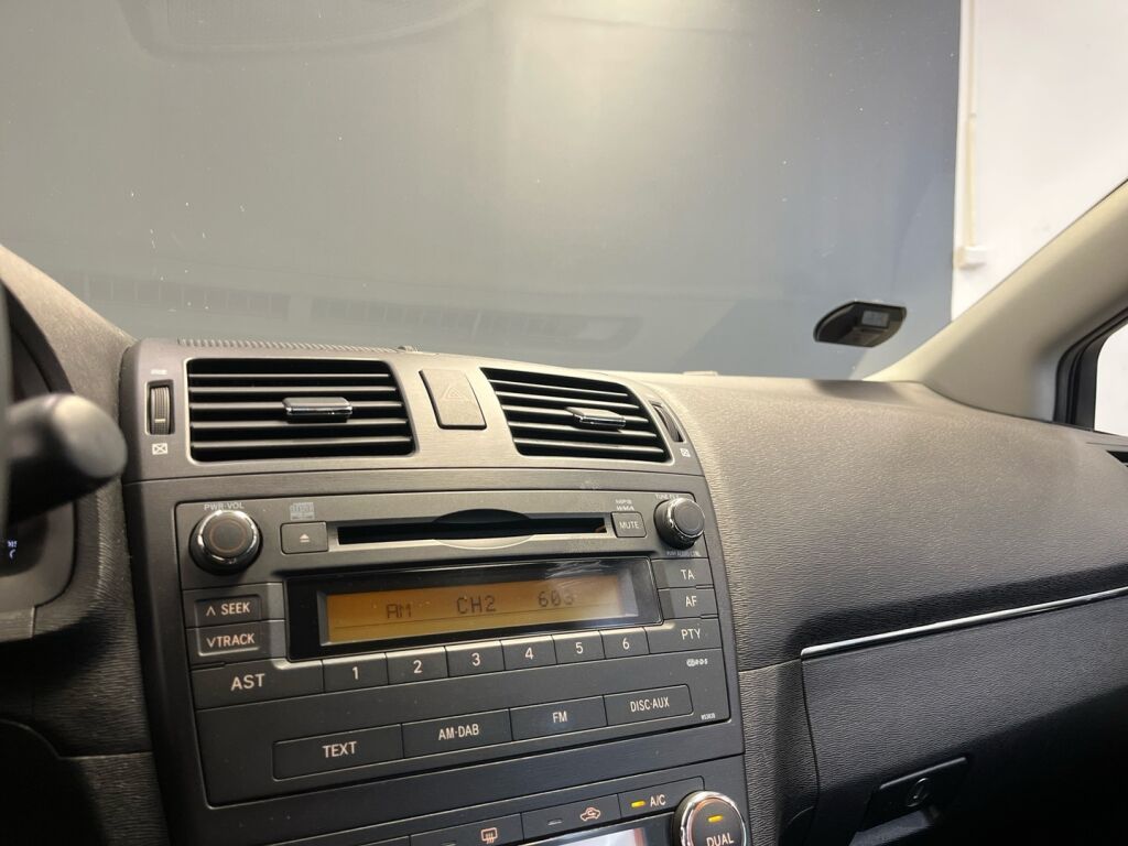 Toyota Avensis 2010 Harmaa