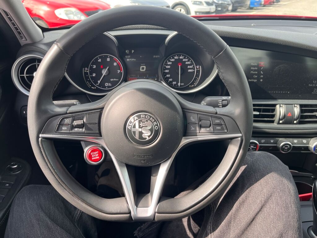 Alfa Romeo Giulia 2019 Punainen