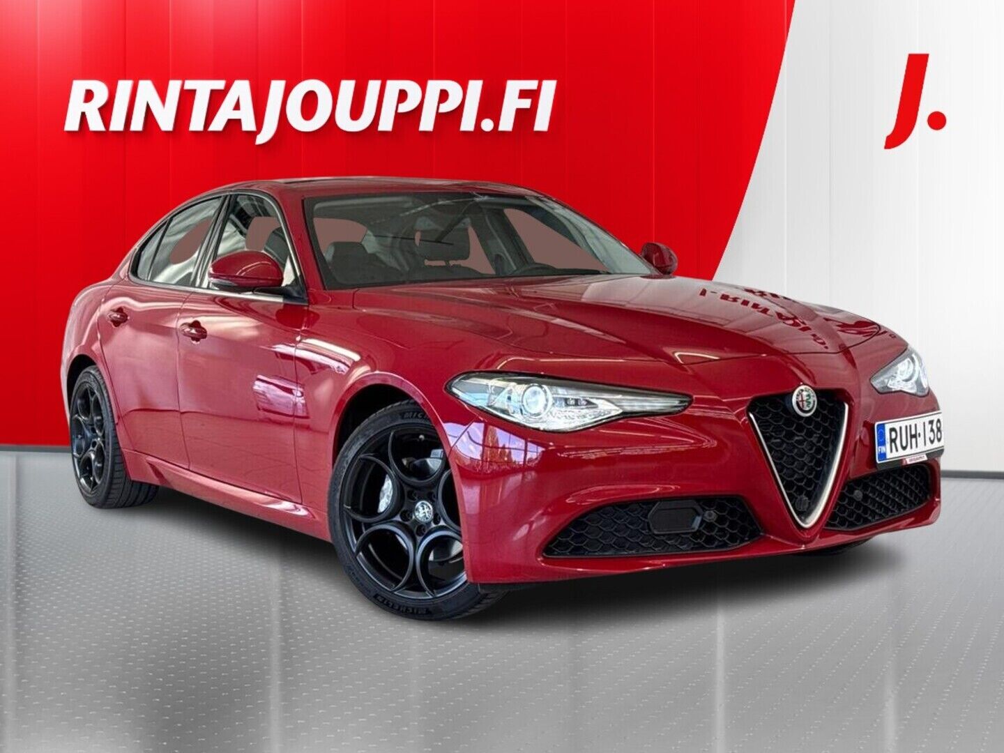 Punainen Alfa Romeo Giulia