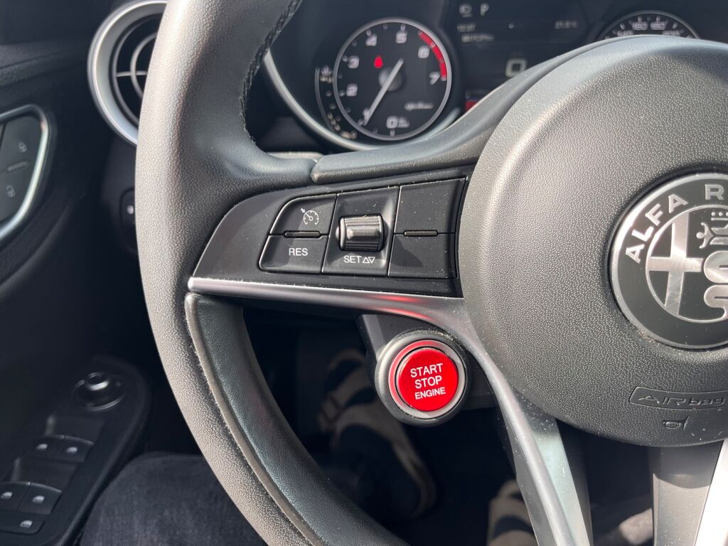Alfa Romeo Giulia 2019 Punainen