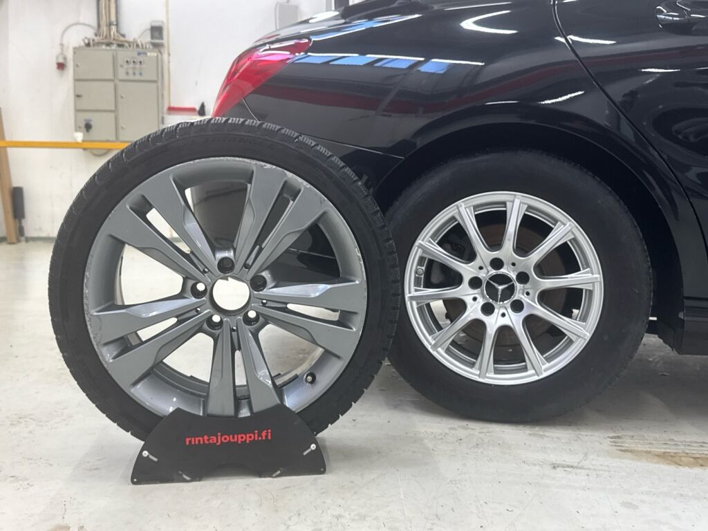 Mercedes-Benz CLA 2013 Musta