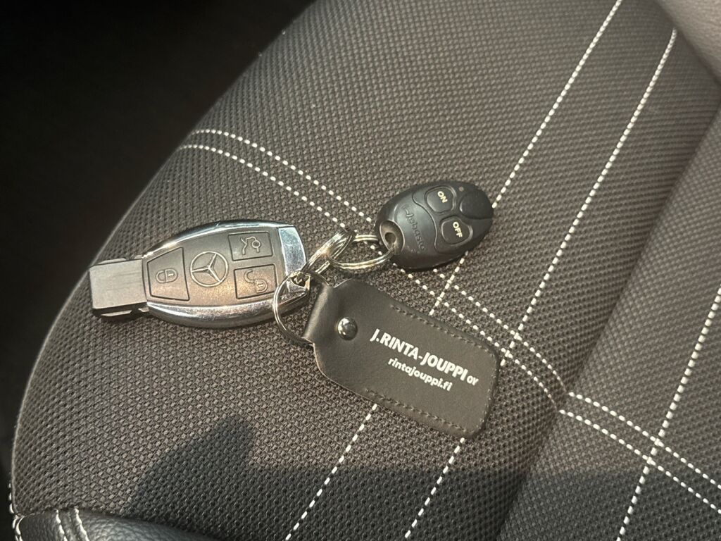 Mercedes-Benz CLA 2013 Musta