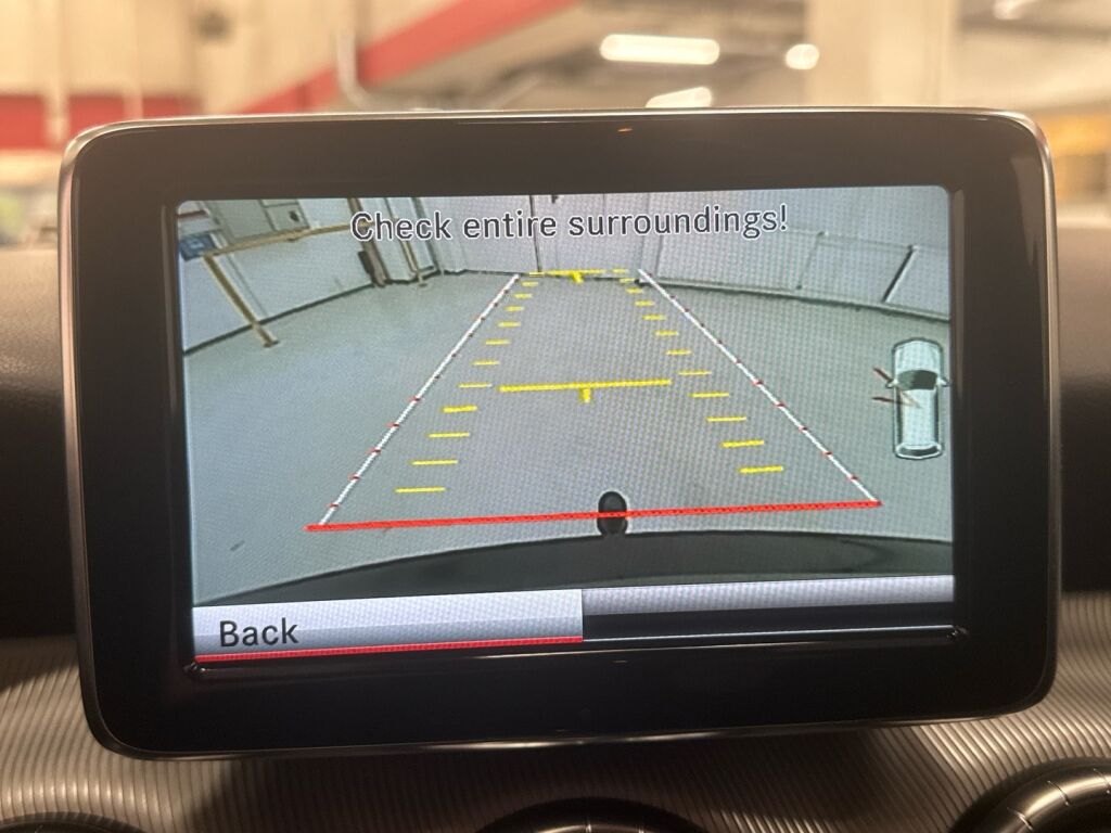 Mercedes-Benz CLA 2013 Musta