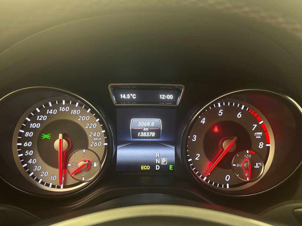 Mercedes-Benz CLA 2013 Musta