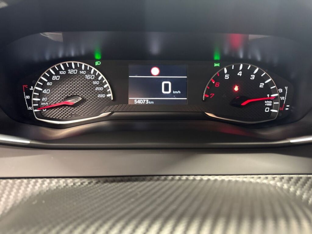 Peugeot 208 2021 Keltainen