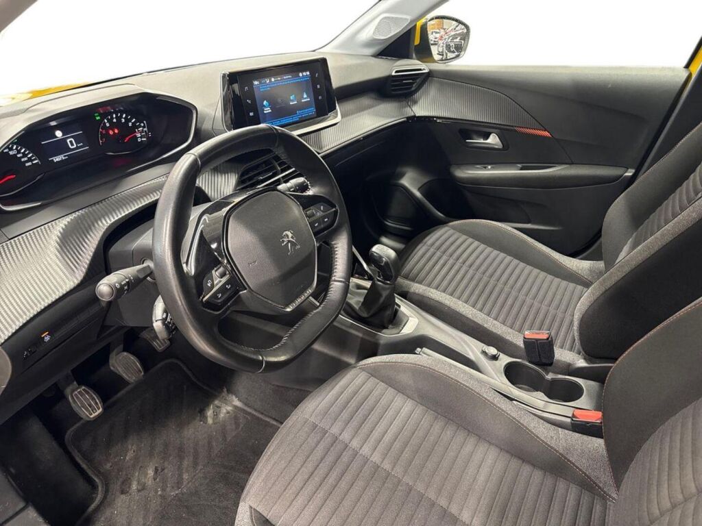 Peugeot 208 2021 Keltainen