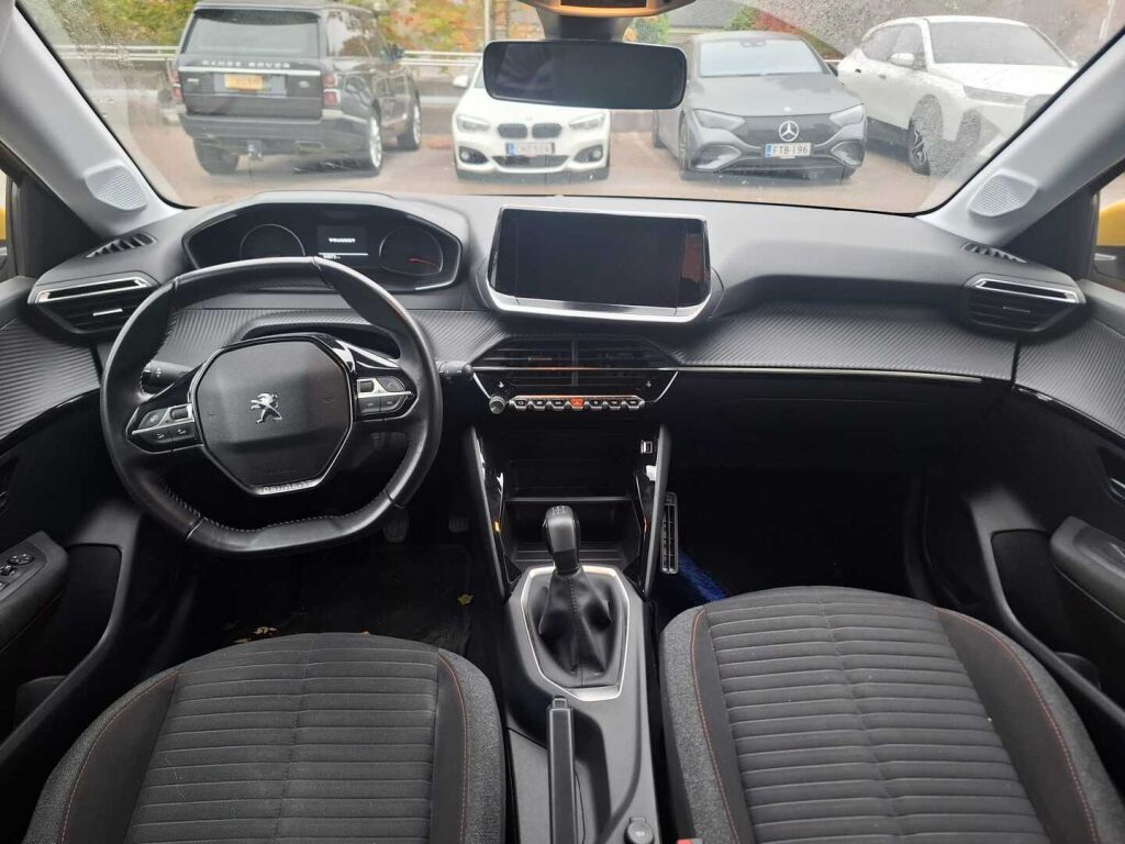 Peugeot 208 2021 Keltainen