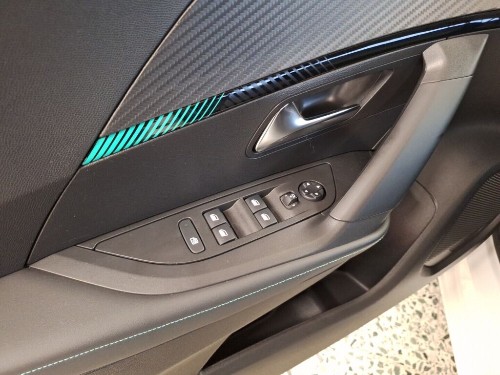 Peugeot 2008 2021 Valkoinen