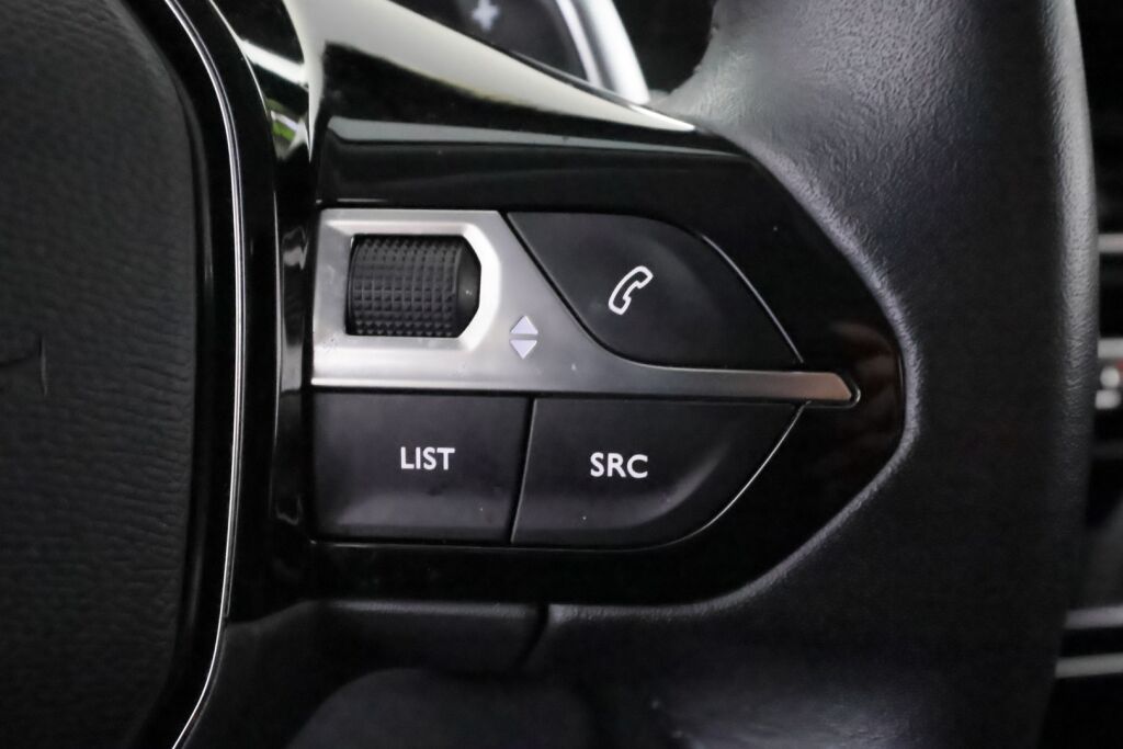 Peugeot 2008 2021 Sininen