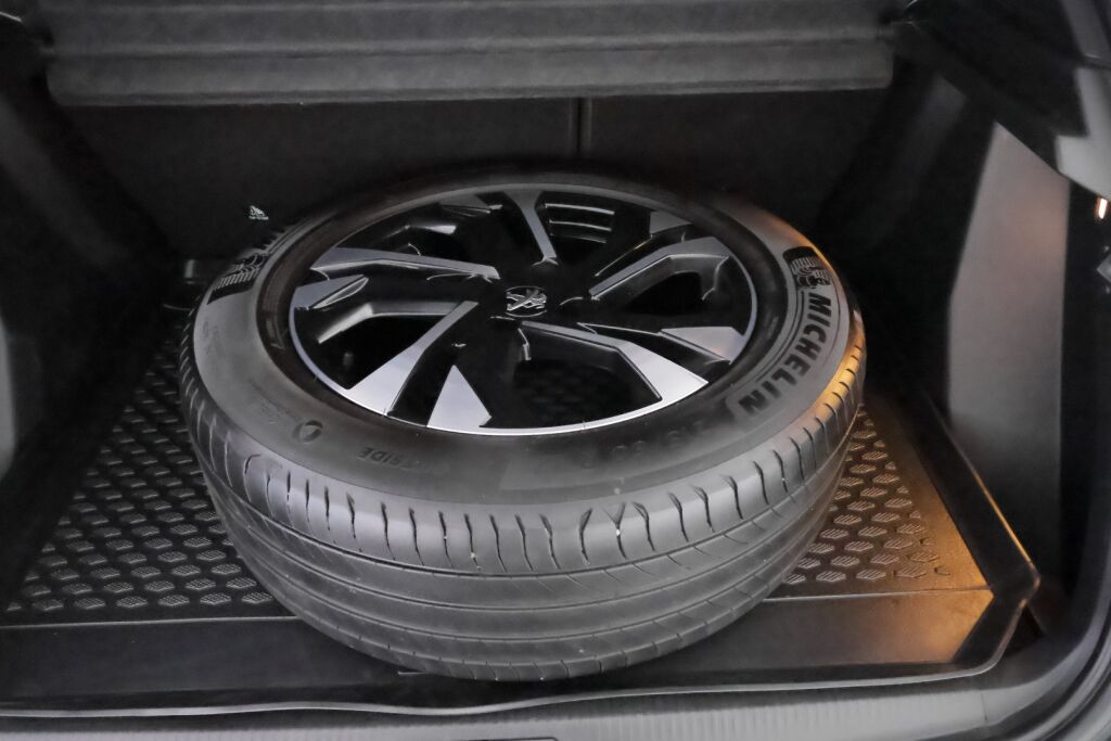 Peugeot 2008 2021 Sininen