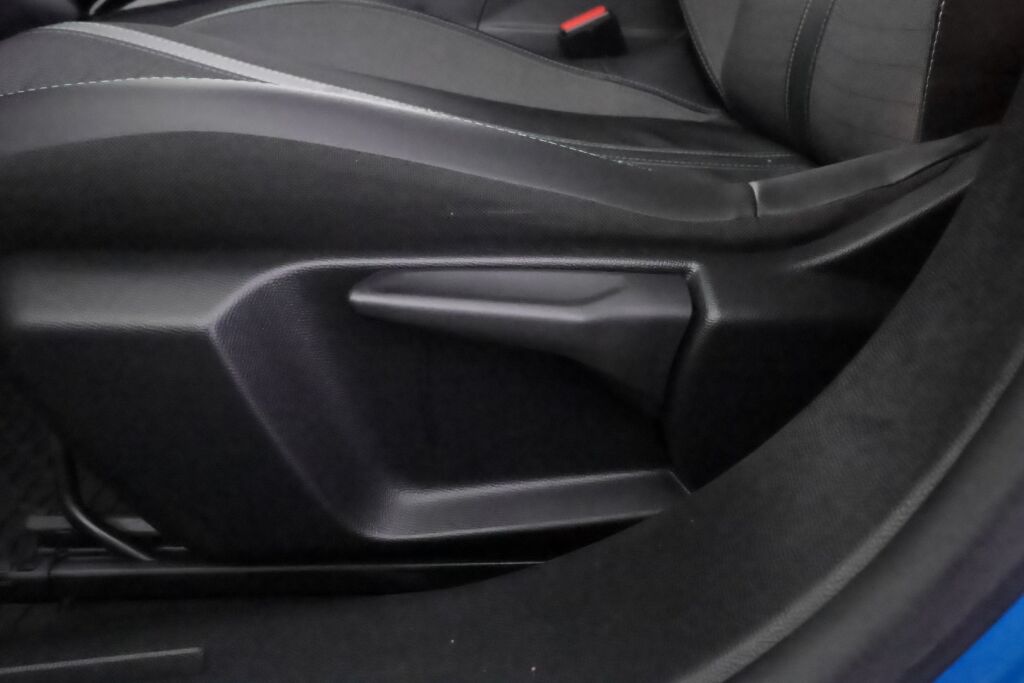 Peugeot 2008 2021 Sininen