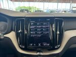Volvo XC60 2021 Musta