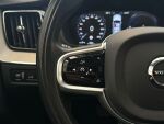 Volvo XC60 2021 Musta
