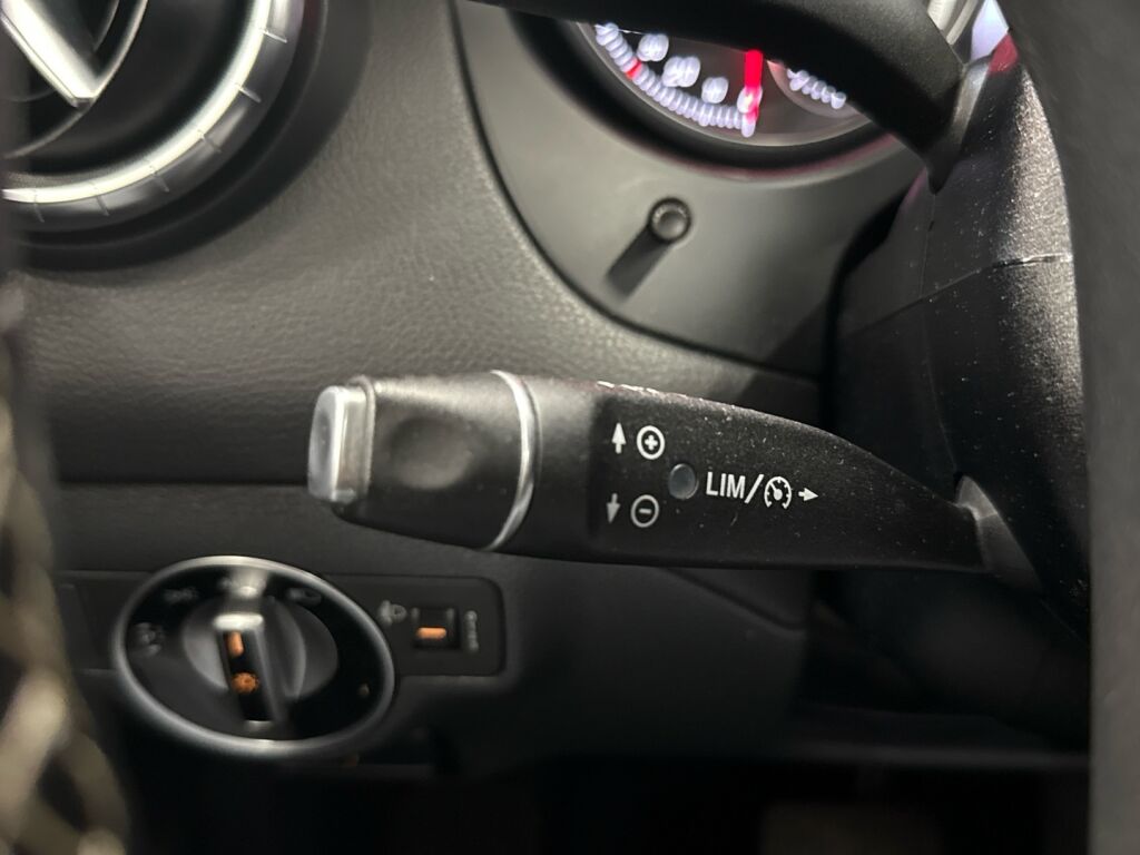 Mercedes-Benz CLA 2018 Harmaa