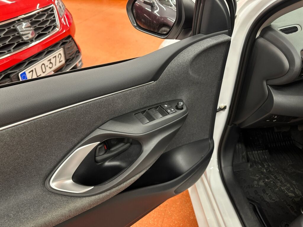 Toyota Yaris 2021 Valkoinen