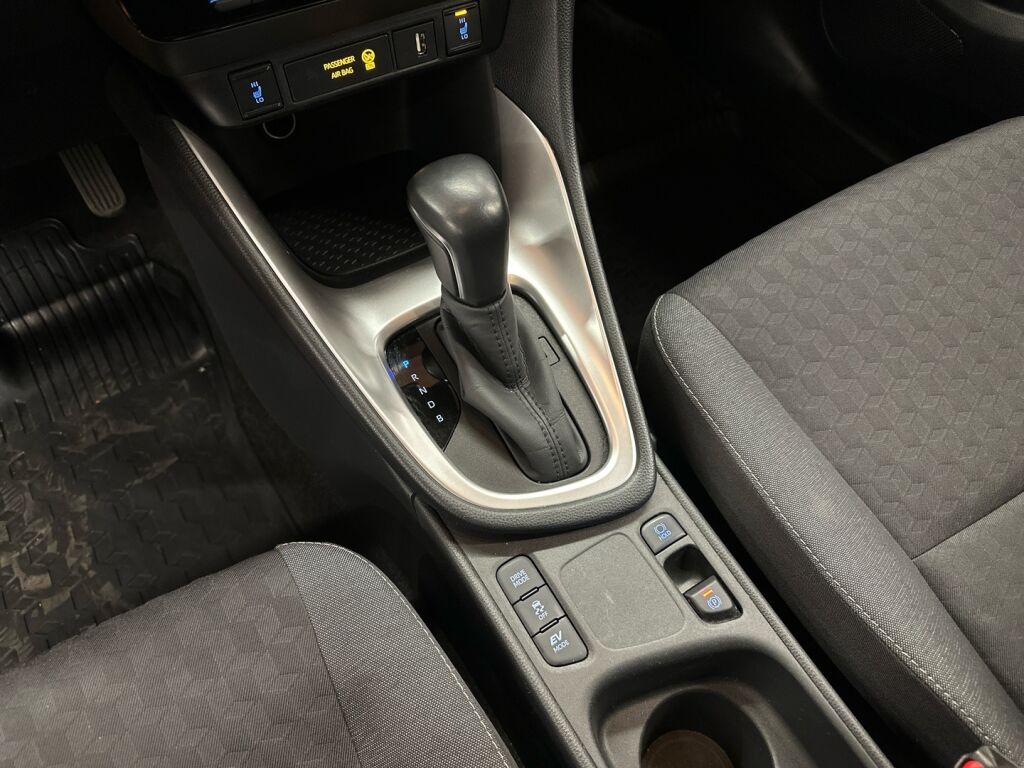 Toyota Yaris 2021 Valkoinen