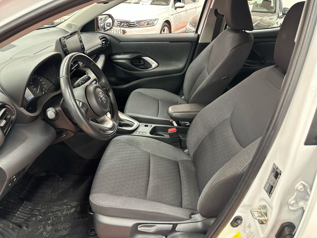Toyota Yaris 2021 Valkoinen
