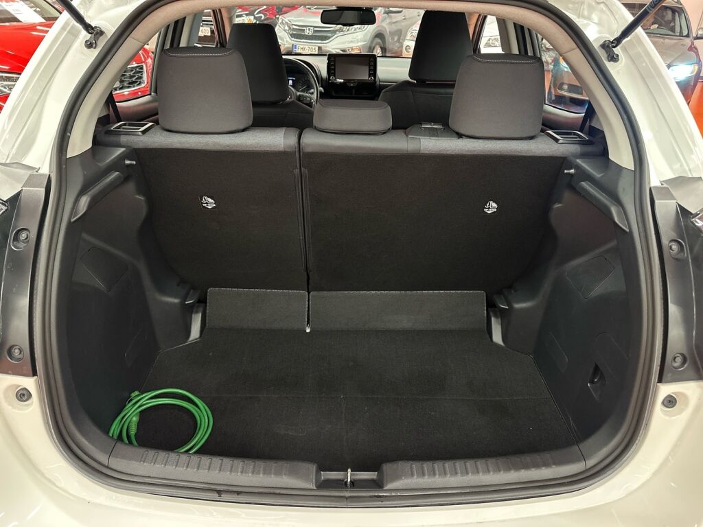 Toyota Yaris 2021 Valkoinen