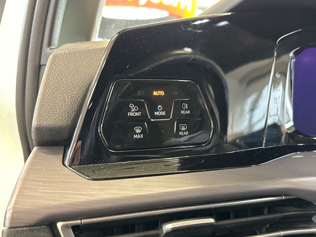 Volkswagen Golf 2020 Valkoinen