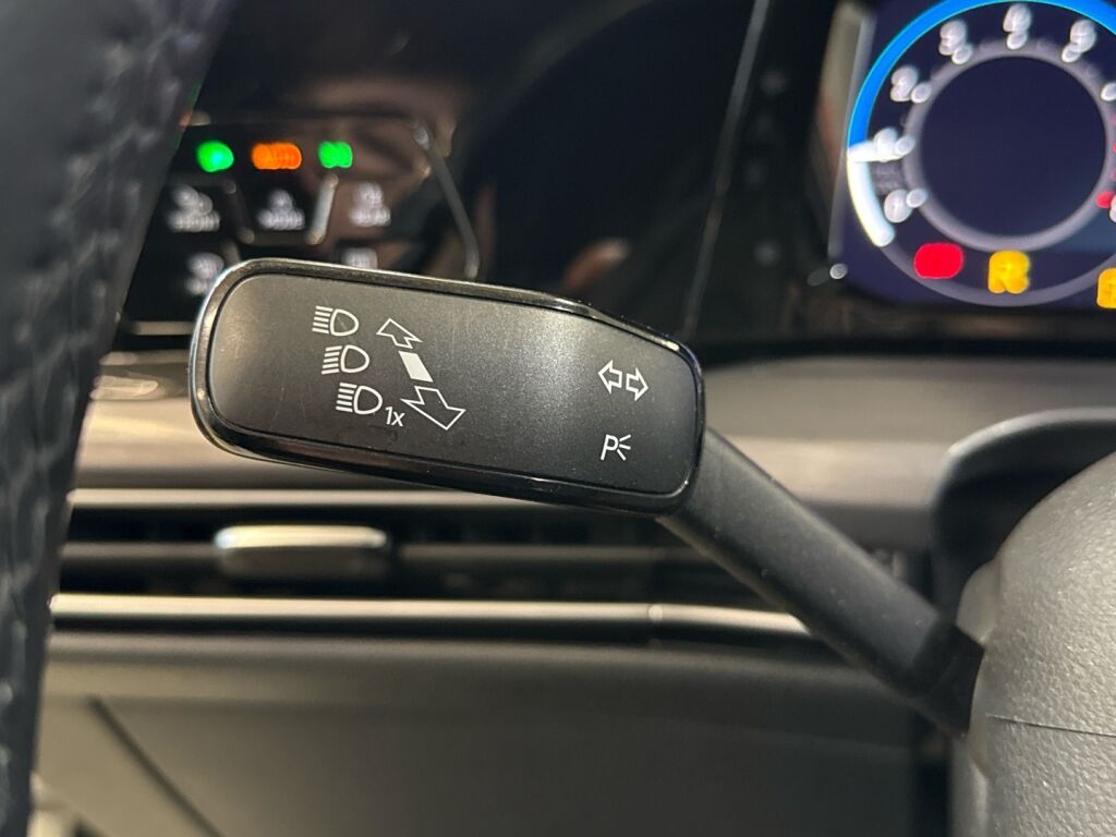 Volkswagen Golf 2020 Valkoinen