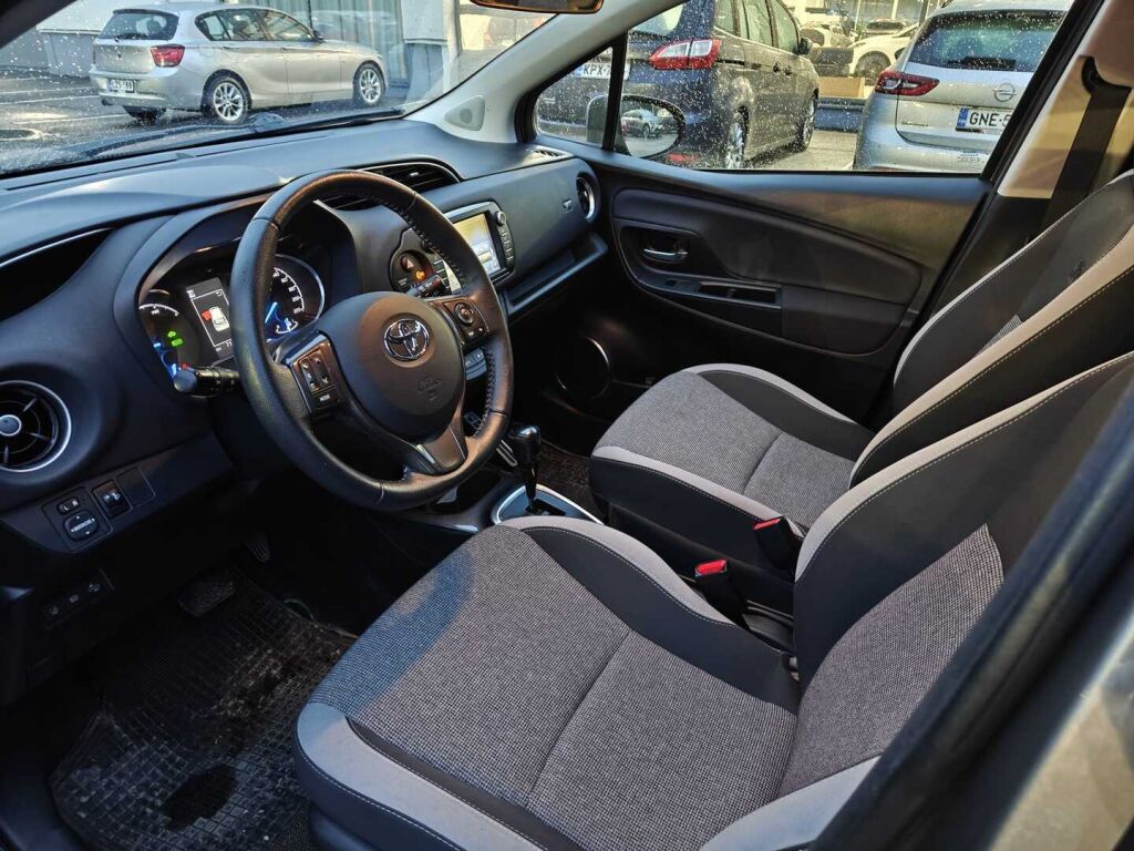 Toyota Yaris 2020 Harmaa