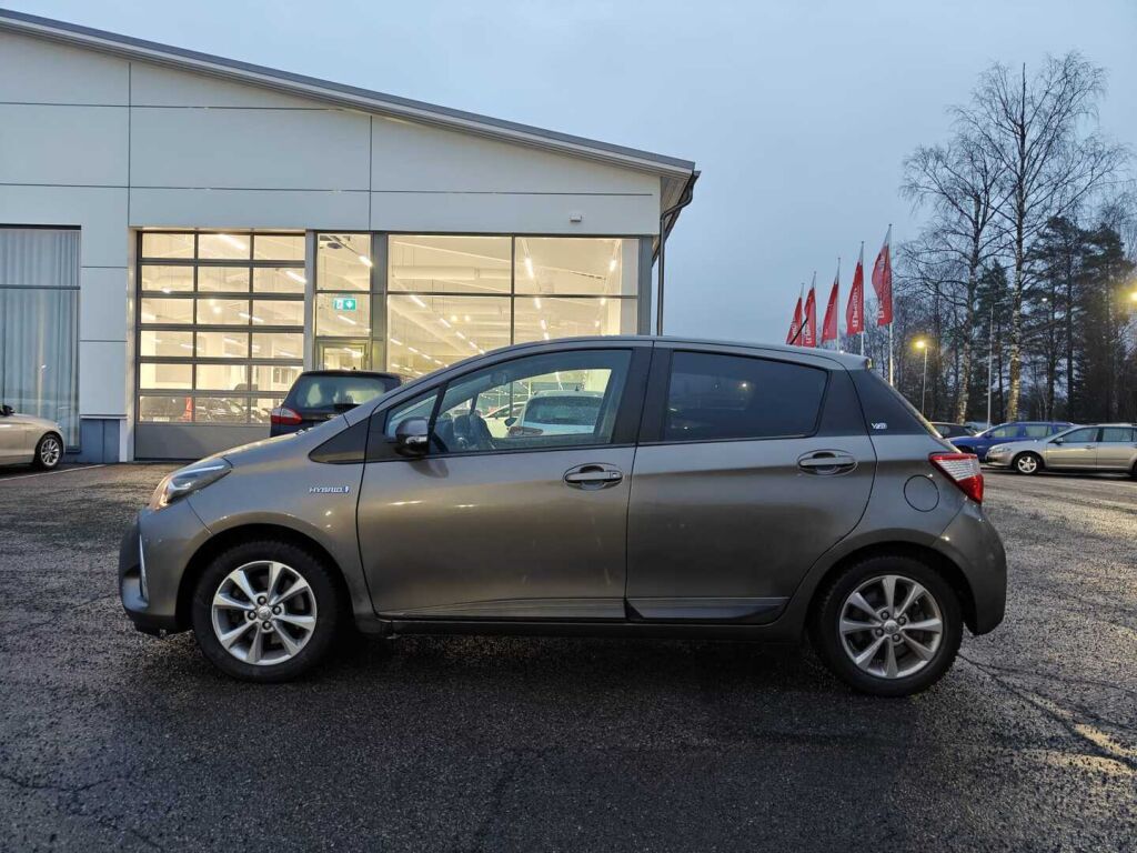 Toyota Yaris 2020 Harmaa