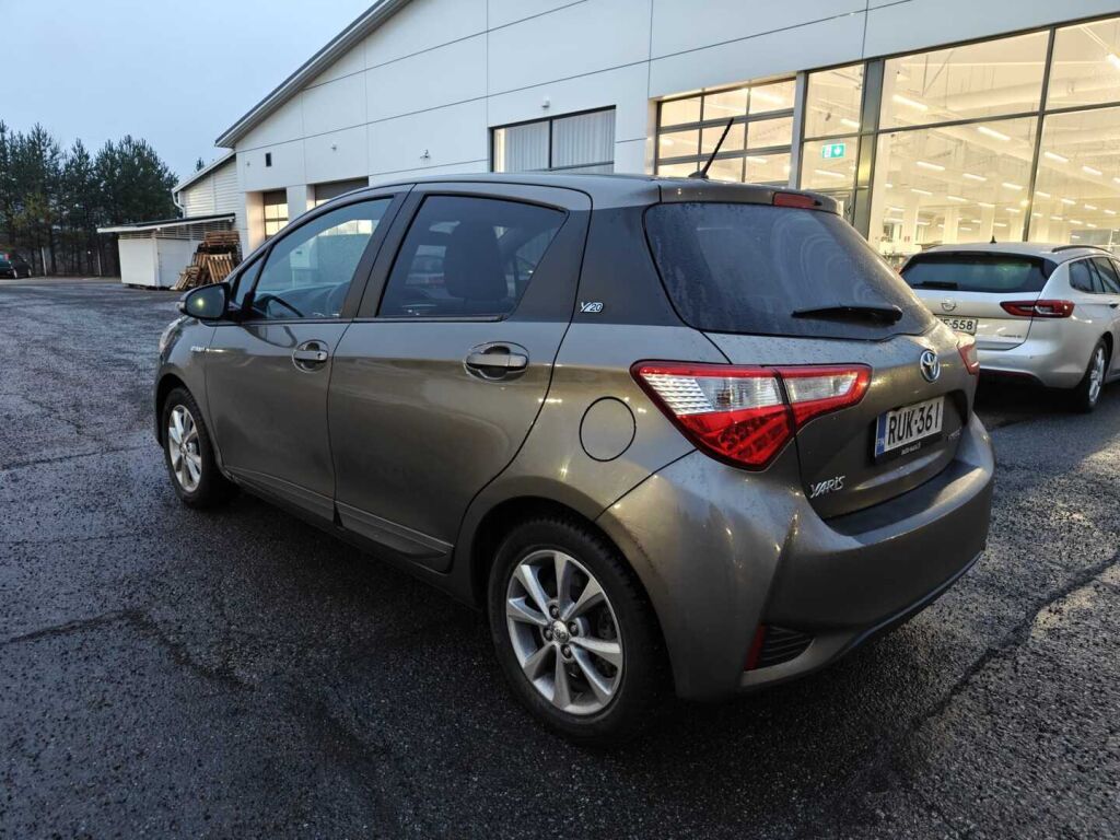 Toyota Yaris 2020 Harmaa