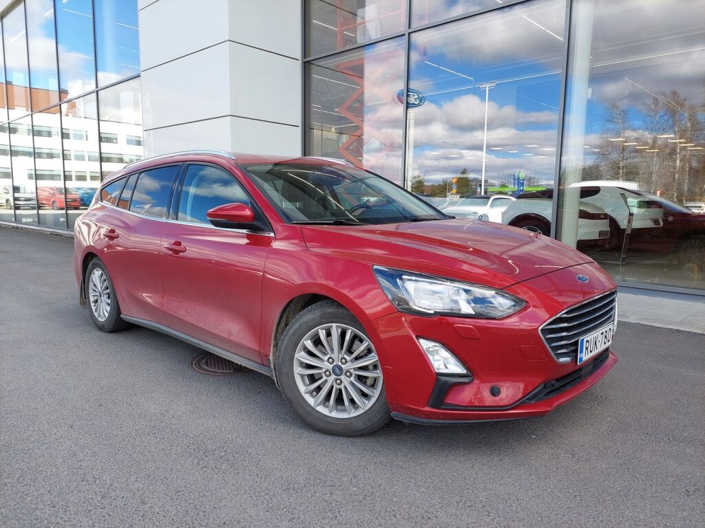 Ford Focus 2020 Punainen