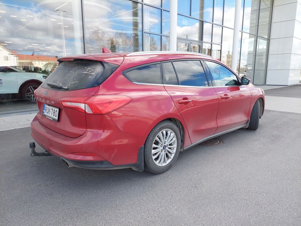 Ford Focus 2020 Punainen
