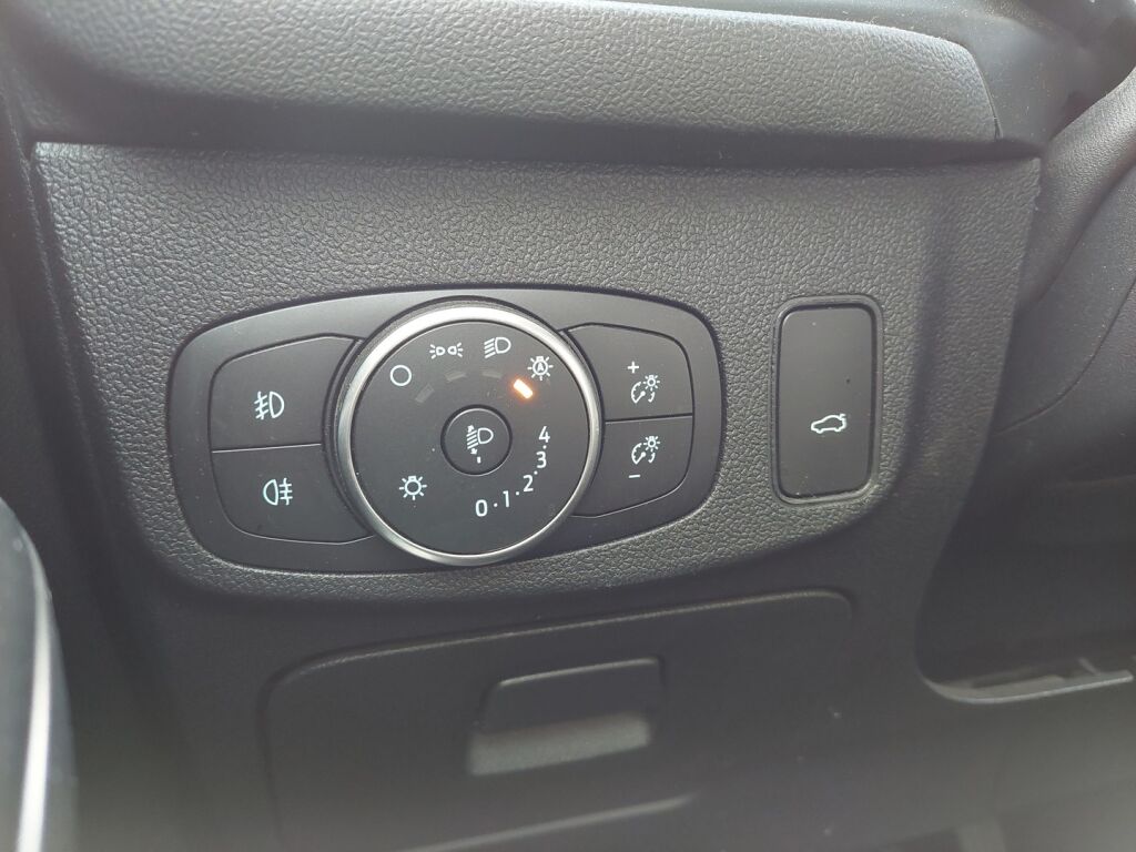 Ford Focus 2020 Punainen