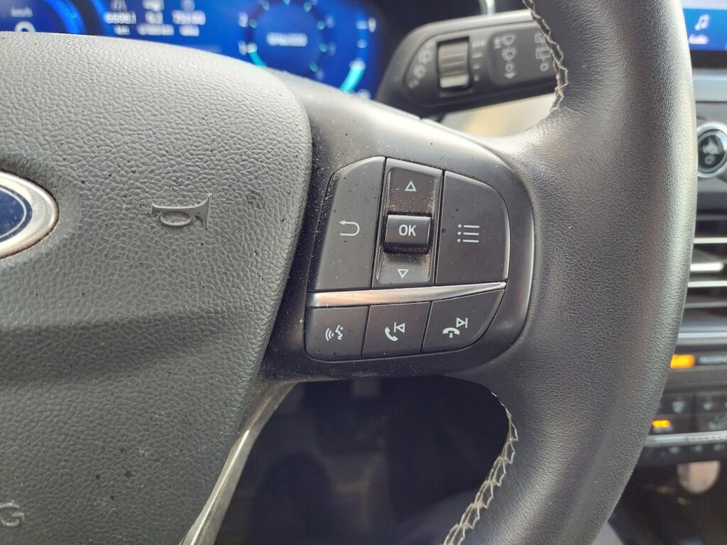 Ford Focus 2020 Punainen