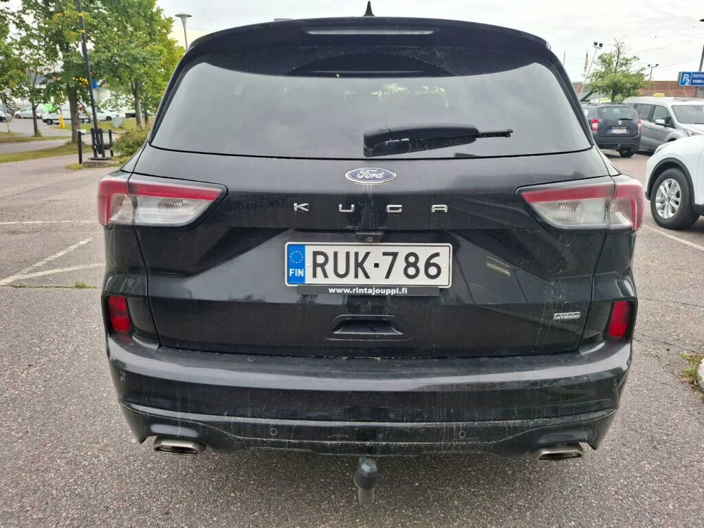Ford Kuga 2020 Musta
