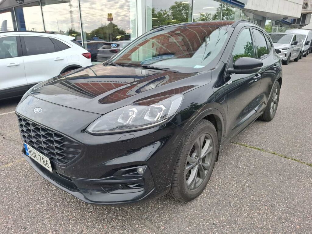 Ford Kuga 2020 Musta