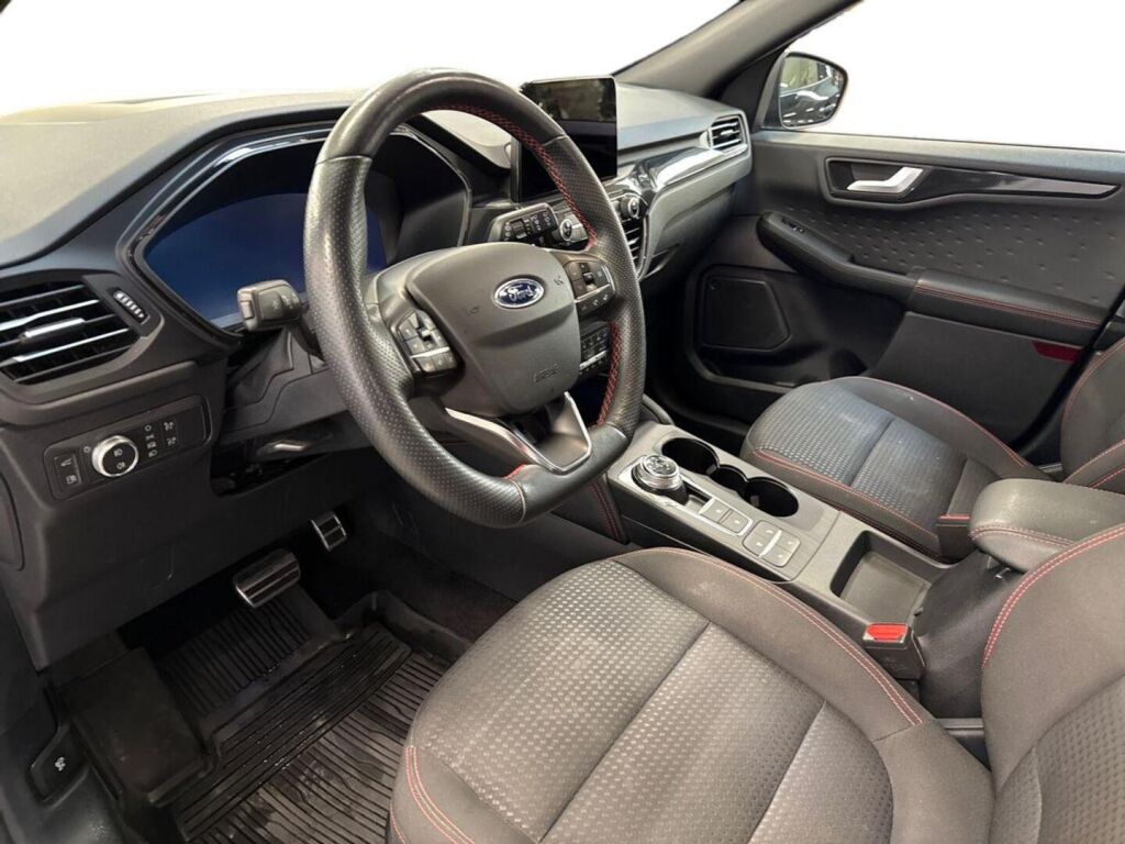 Ford Kuga 2020 Musta