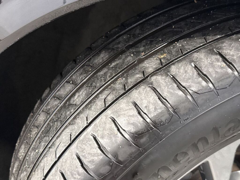 Ford Kuga 2020 Musta
