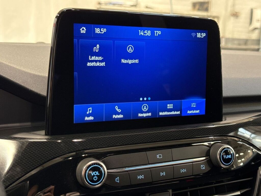 Ford Kuga 2020 Musta