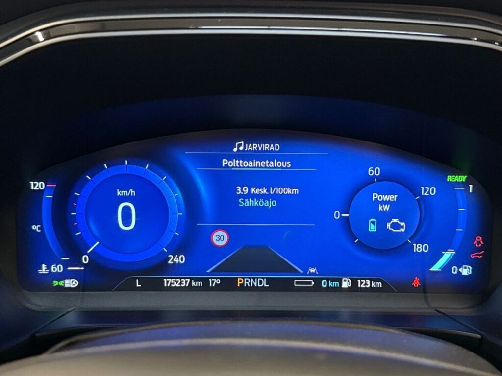 Ford Kuga 2020 Musta