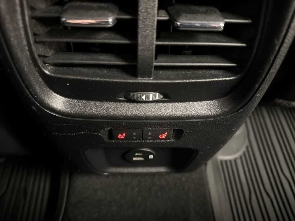 Ford Kuga 2020 Oranssi