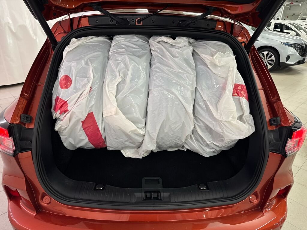 Ford Kuga 2020 Oranssi