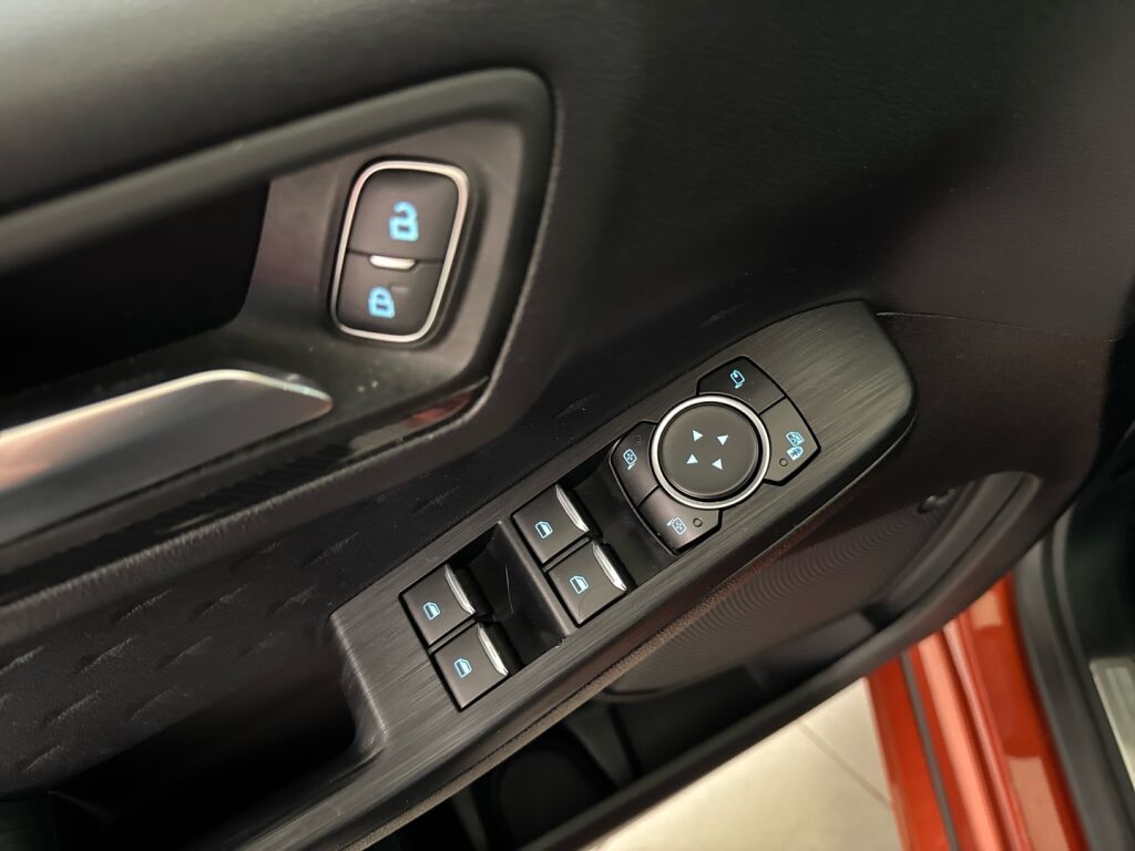 Ford Kuga 2020 Oranssi