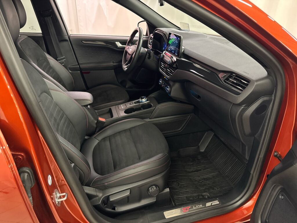 Ford Kuga 2020 Oranssi