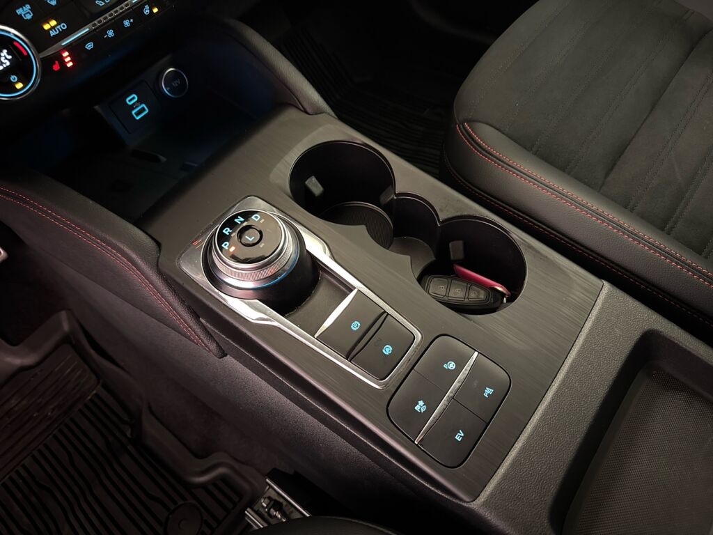 Ford Kuga 2020 Oranssi