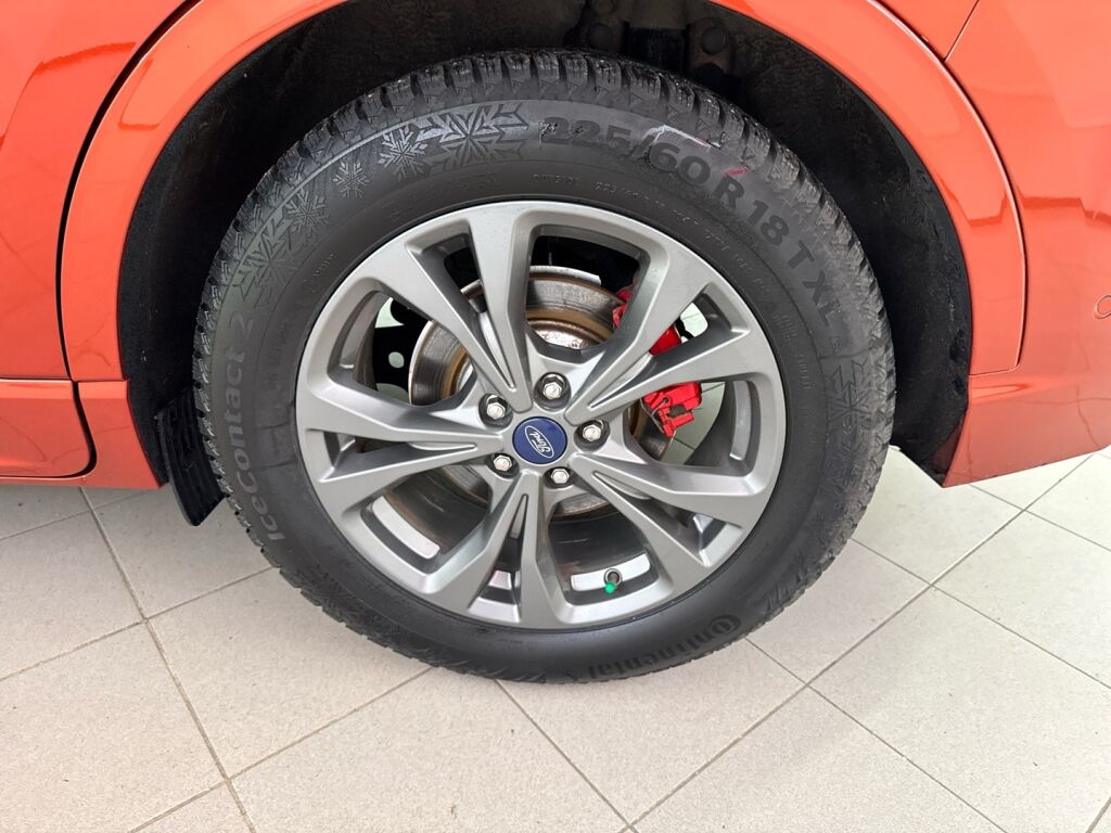 Ford Kuga 2020 Oranssi