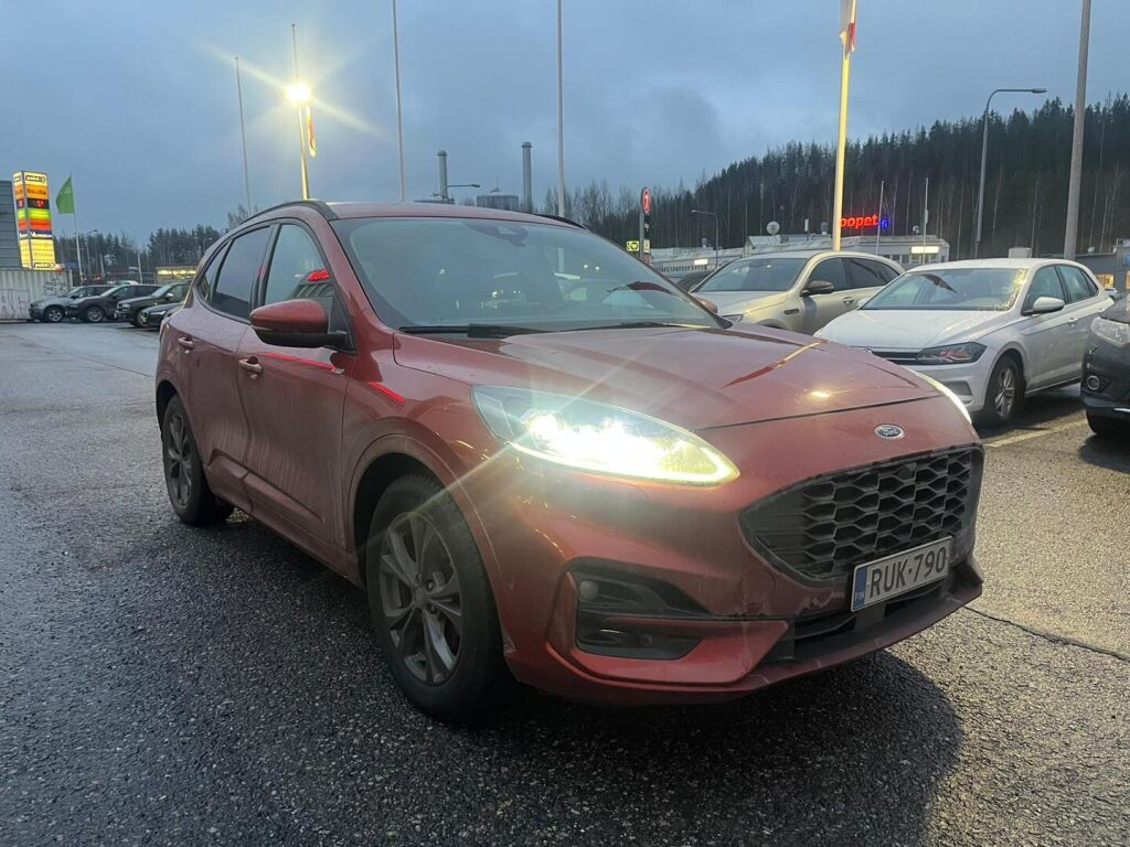 Ford Kuga 2020 Oranssi