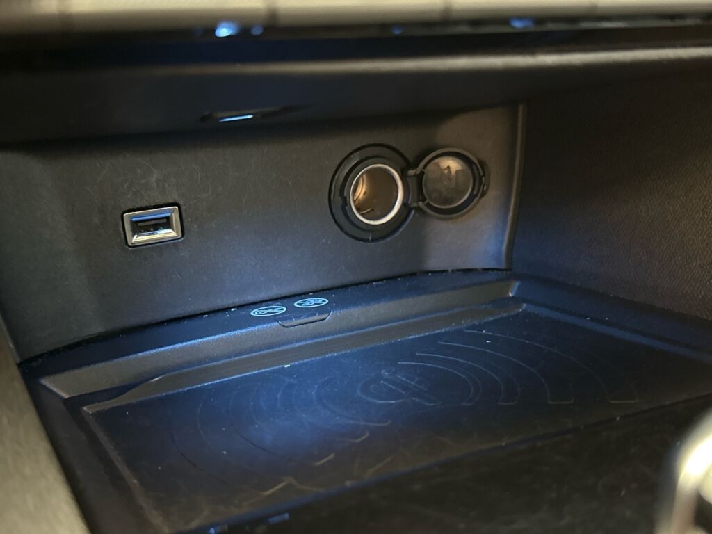 Peugeot 3008 2020 Punainen