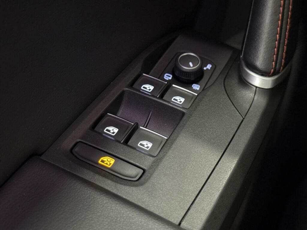 Seat Leon Sportstourer 2021 Punainen