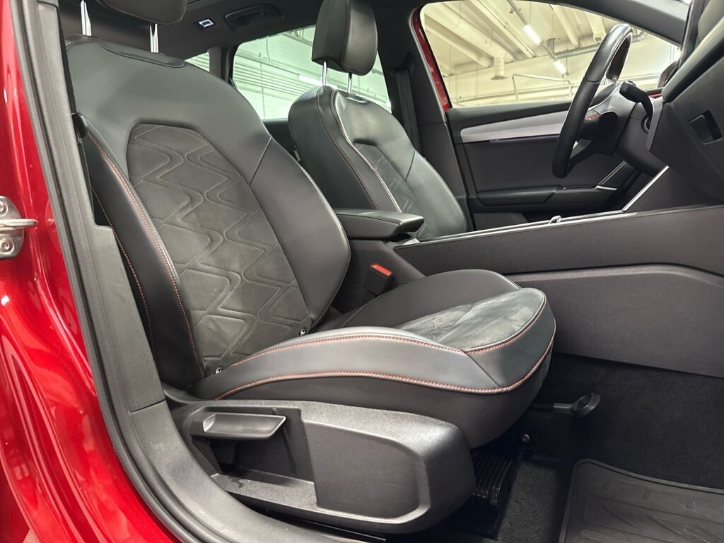 Seat Leon Sportstourer 2021 Punainen