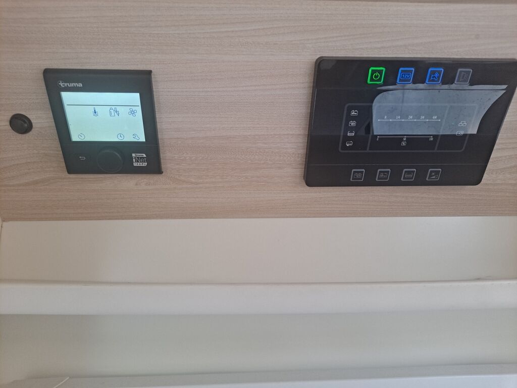 Eura mobil ACTIVA ONE 690 HB 2021 Valkoinen