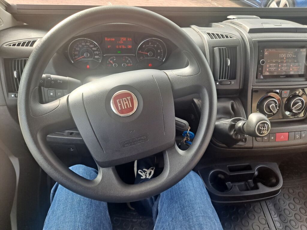 Eura mobil ACTIVA ONE 690 HB 2021 Valkoinen